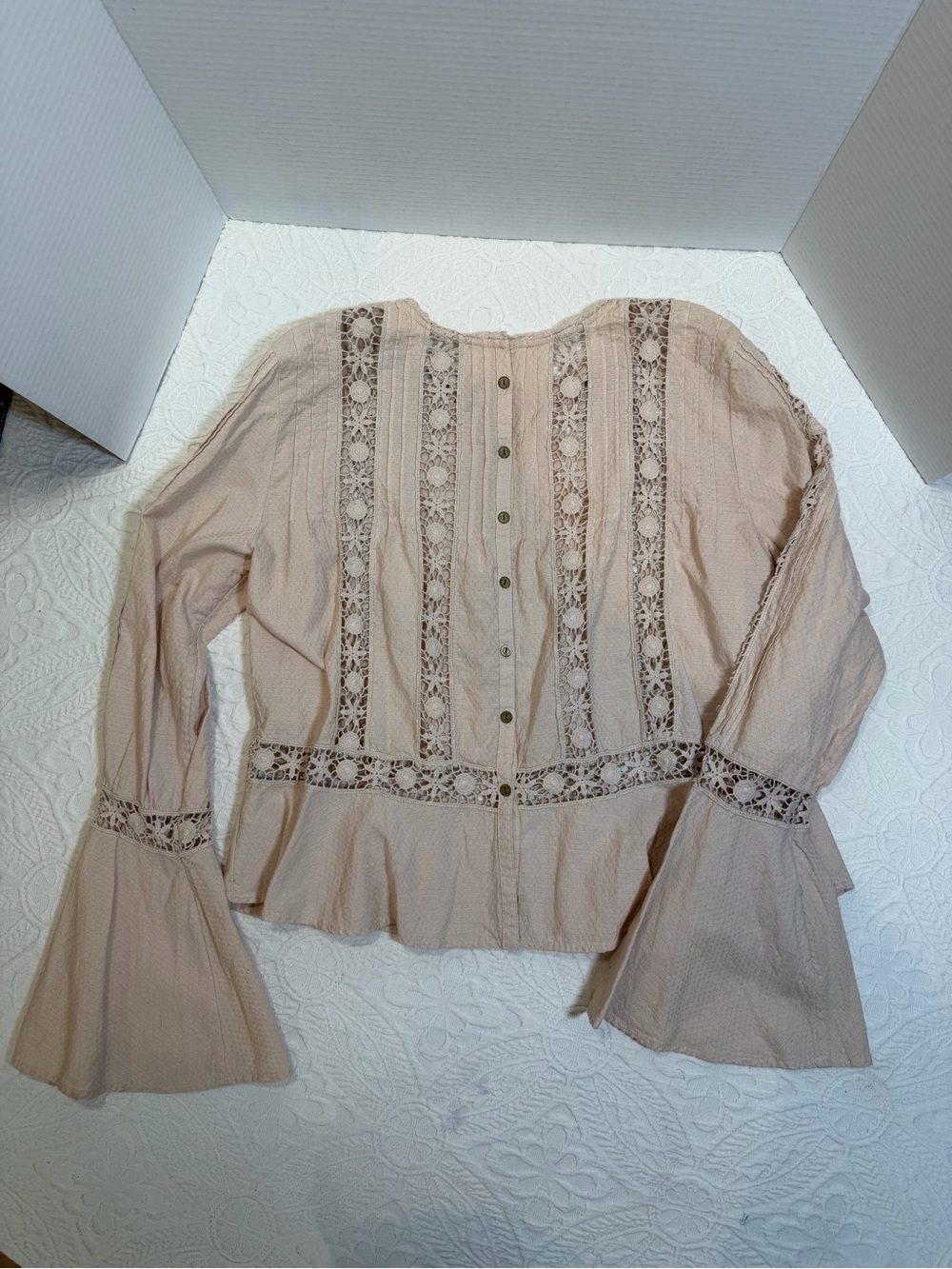 Free People 100% Cotton Crochet-Lace Bell-Sleeve Peplum Blouse M Relaxed Fit